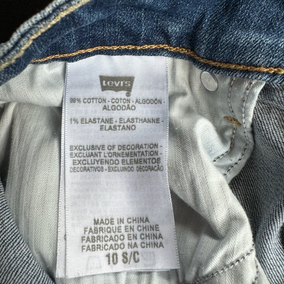 Levi’s Demi Curve Classic jeans for women.  Size 30, slim leg. - Picture 6 of 13